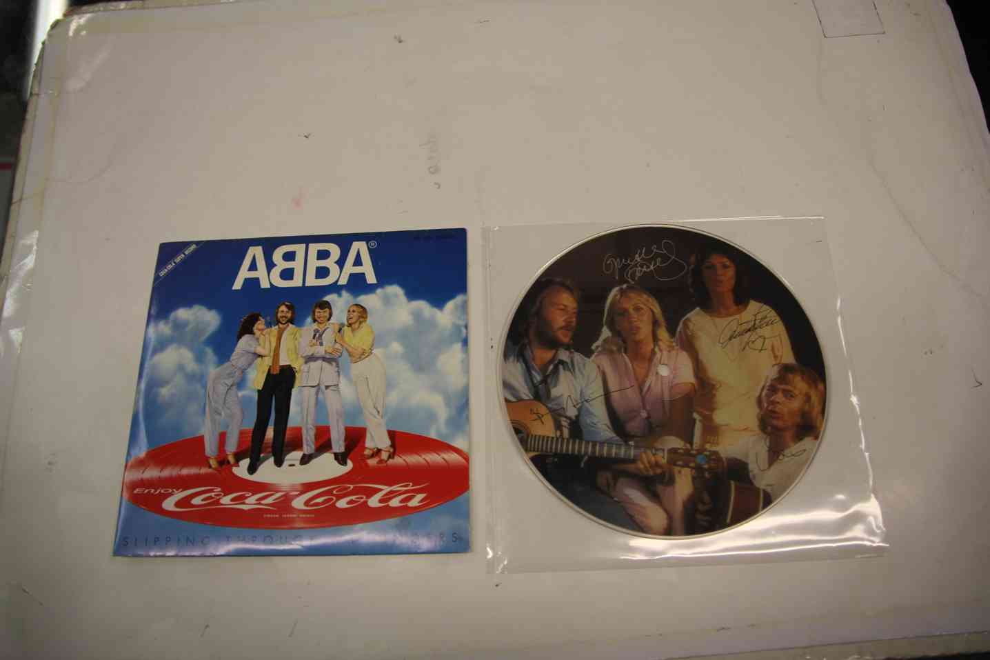 ABBA - SLIPPING THROUGH MY FINGERS - JAPAN